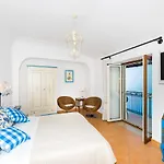 Zeus Positano