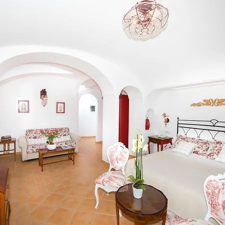 Zeus Positano