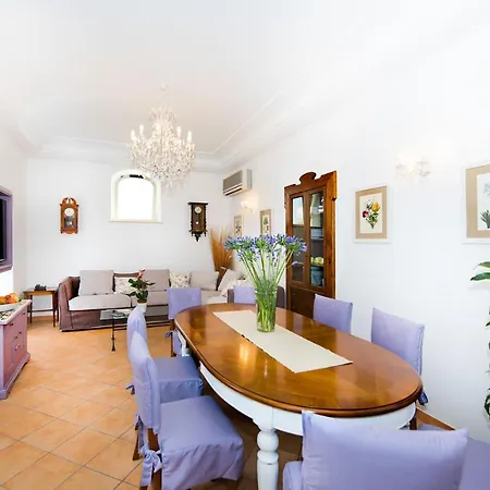 Zeus Villa
