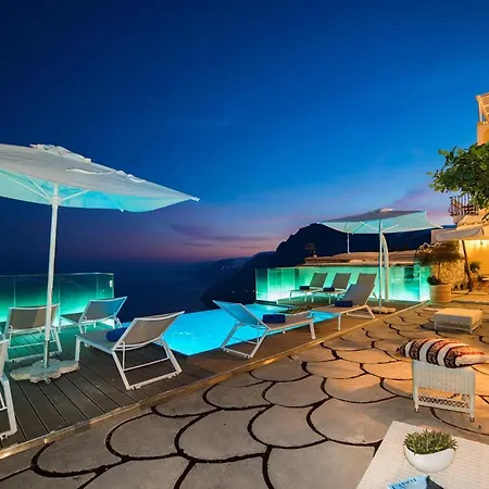 Zeus Villa