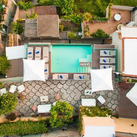 Zeus Positano